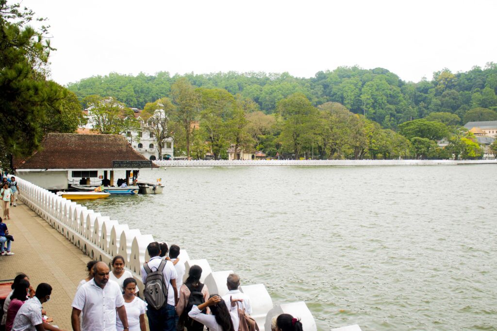 dalada maligawa and kandy lake